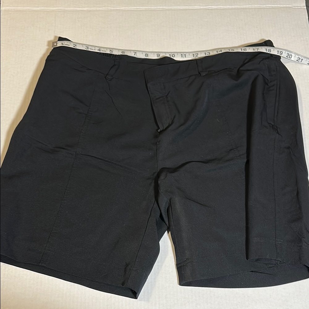 32 Degrees Black Bermuda Shorts Casual Comfort